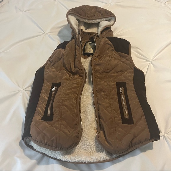 Ci Sono Women hooded Puffer Quilted Faux Sherpa Lining Vest Camel Cream Small - Picture 2 of 11